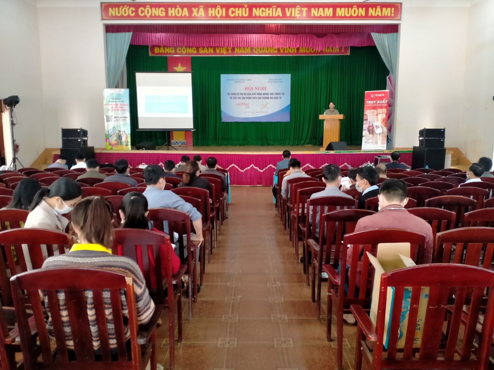 Hội nghị tập huấn hỗ trợ đưa hộ sản xuất nông nghiệp lên sàn thương mại điện tử